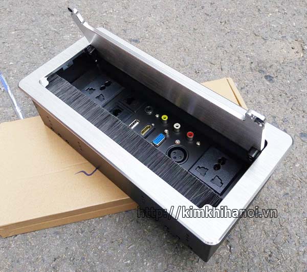 Hộp điện âm bàn làm việc TBE205