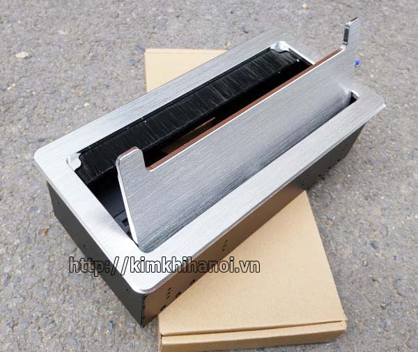 Hộp điện âm bàn làm việc TBE205