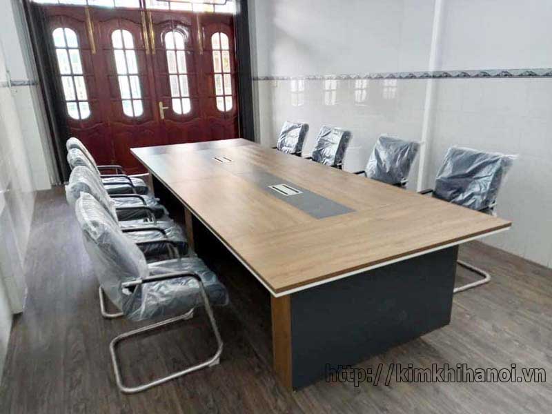 Hộp điện âm bàn họp TBE202